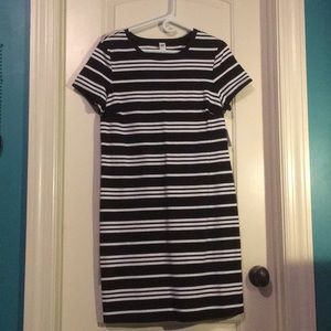 Old Navy black & white stripes knit dress